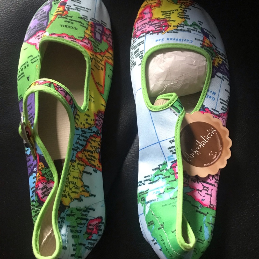 Chocolaticas Mary Jane Green and Blue World Map Patterned with straps NWT Size 9